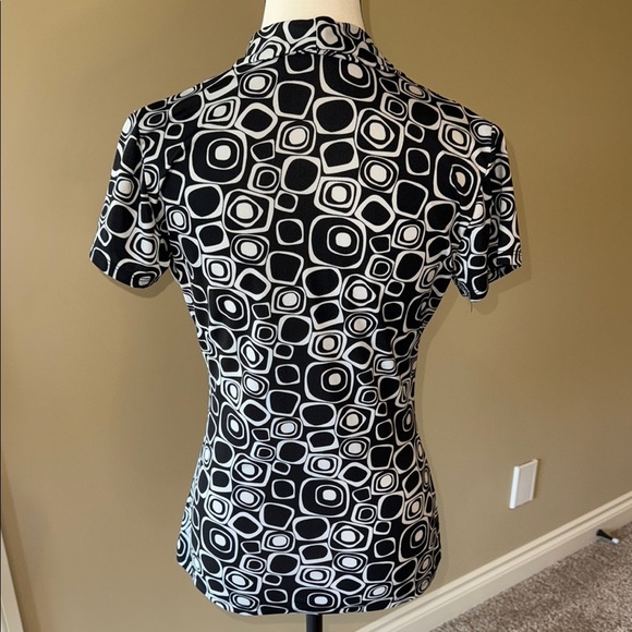 Tamara H. Black White Fitted Short Sleeve Blouse with Cross Body Neckline Women - Picture 4 of 10